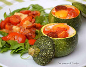Courgettes rondes farcies aux oeufs, tomates, poivrons et chorizo