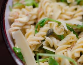 Salade de pâtes au thon et au citron