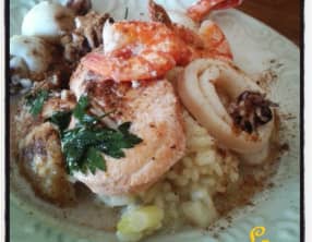 Risotto et nage de saumon , cabillaud et fruits de mer au garam massala et coco