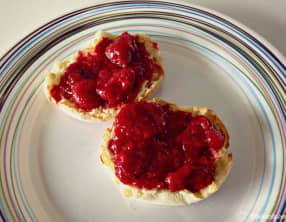 Confiture de fraises, framboises et sucre d'érable