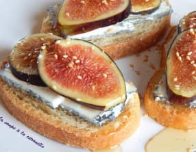 Crostini aux figues et au chèvre