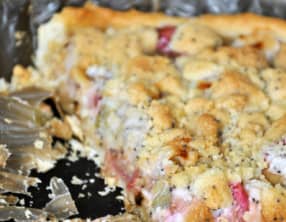 Tarte pomme-rhubarbe crumble coco-pavot