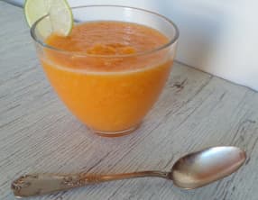 Soupe de melon et de pêches au citron vert