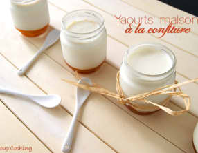 Yaourts maison à la confiture