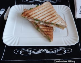 Croque-monsieur au saumon fumé et avocat