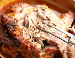 Gigot d'agneau fumé et effiloché