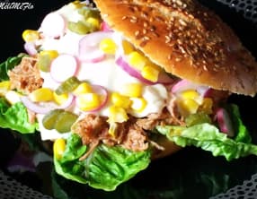 Cheeseburger et sandwich à la dinde effilochée