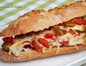 Baguette gratinée aux deux tomates, bresaola et piment doux du Chili