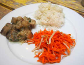 Salade d'aubergines et salade de carottes râpées