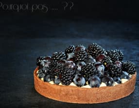 Black tarte mûres et raisins