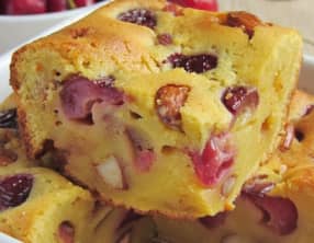 Blondie aux cerises et amandes caramélisées