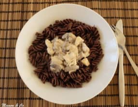 Émincé de poulet à la crème et pâtes au cacao