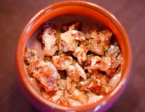 Mousse au chocolat aux éclats de noix de pécan caramélisés