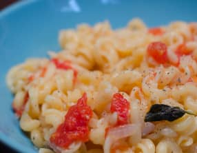 One pot pasta aux tomates cerises et aux 2 basilics