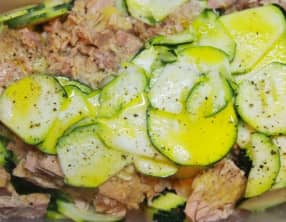Salade de courgette crue au thon