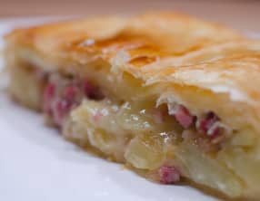 Feuilleté au camembert et aux lardons