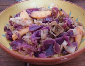 Veau aux chou rouge, pomme et quinoa