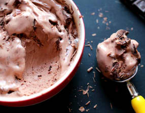 Glace au chocolat et à la pâte à tartiner