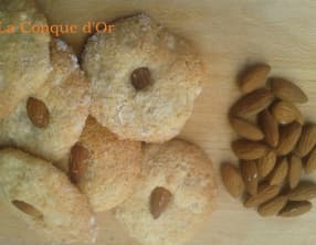 N'zuddi : biscuits aux amandes et au miel