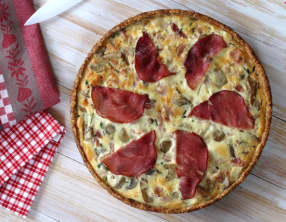 Quiche aux champignons sur pâte biscuits sésame