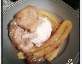 Poulet massalé coco et bananes plantain frites