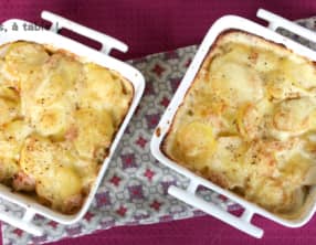 Gratin au saumon, pommes de terre, poireaux et Maroilles
