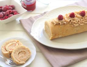 Gâteau roulé à la crème de marron et à la framboise