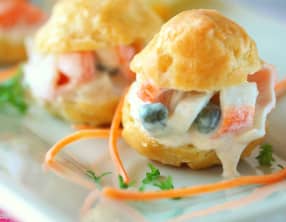 Minis choux au surimi et câpres