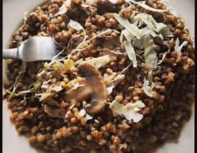 Kasha et champignons de Paris comme un risotto