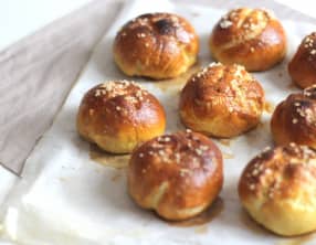Bretzel buns