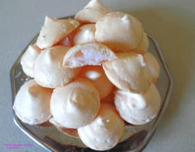 Petites Meringues à la Rose
