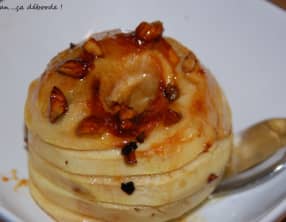 Pomme au four au miel et aux noisettes