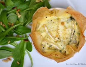 Tartelettes en feuilles de brick aux poireaux et au brie
