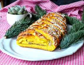 Brioche suédoise tressée au safran