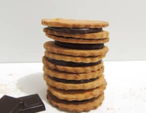 Biscuits sablés fourrés comme des Princes
