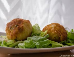 Arancinis au saumon fumé et petits pois