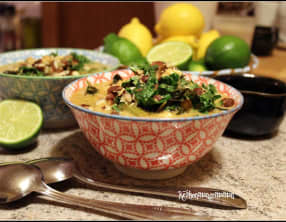 Soupe de pois chiche et chou kale au lait de coco et curry