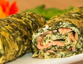 Omelette roulée à l’oseille et au saumon