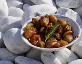 Echalotes rôties au romarin