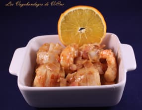 Poêlée de Saint-Jacques et crevettes à l'orange et à la vodka