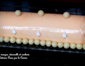 Bûche exotique à la mangue, passion, citronnelle et combava