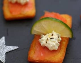 Financier au citron vert et saumon fumé