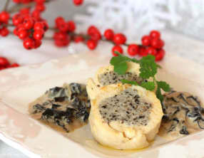 Ballotine de suprême de volaille farce fine aux trompettes de la mort