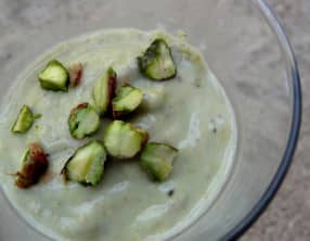 Alfistaq al'afukadu alllubun - Milkshake avocat banane pistaches