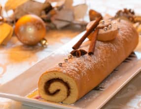 Roulé aux épices à la confiture de Noël