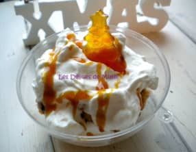 Boule de Noël aux pommes flambées, sablés et caramel au beurre salé