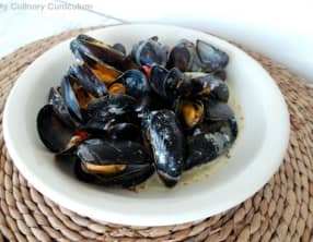 Moules au safran et aux poivrons