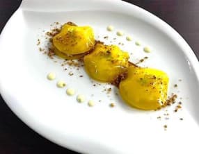 Ravioles de mangue, crabe, granny smith et sa mousse de fenouil