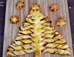 Sapin feuilleté et ses étoiles à la tapenade muhammara