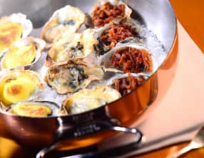 Huîtres gratinées au fromage bleu, crème et ciboulette